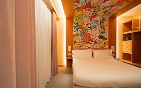 OMAMA Hotel